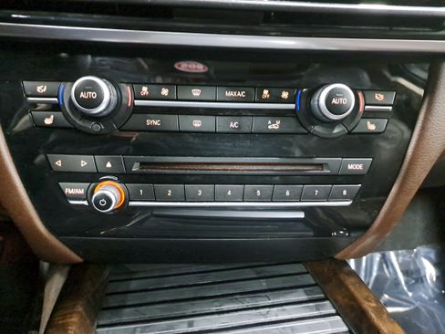 Used 2014 BMW X5 xDrive35d image 21