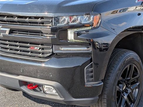 Used 2021 Chevrolet Silverado 1500 LT Trail Boss w/ Convenience Package II image 9