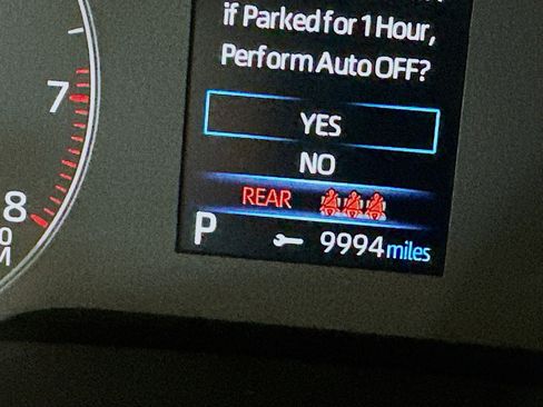 Used 2025 Toyota Corolla LE w/ Convenience Package image 17