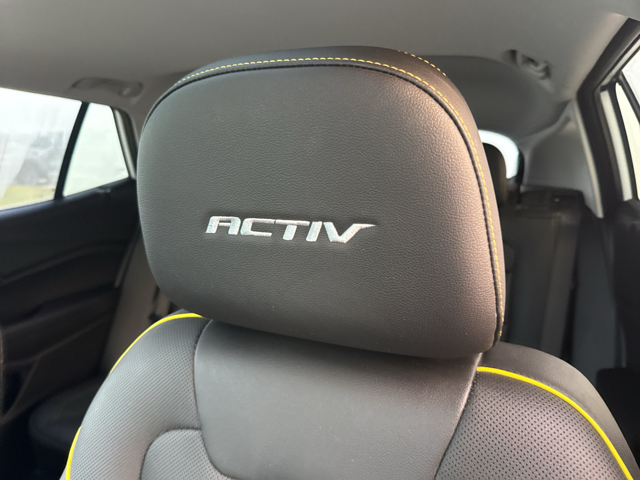 Used 2024 Chevrolet Trax ACTIV w/ Sunroof Package FWD image 11