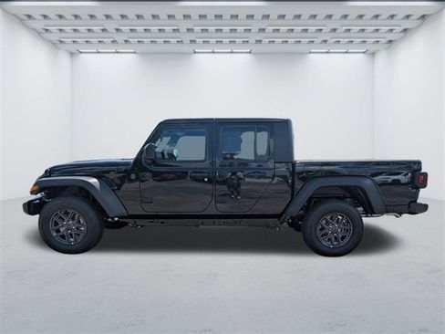 New 2025 Jeep Gladiator Sport image 7