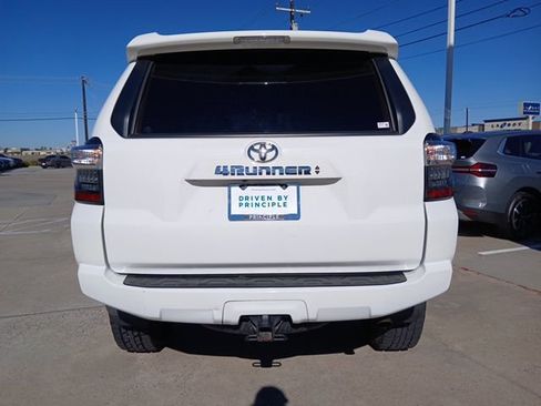 Used 2022 Toyota 4Runner SR5 image 9