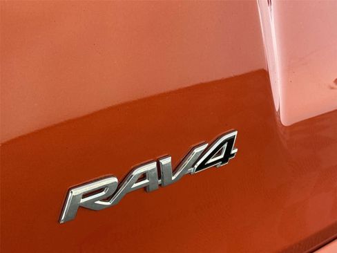 Used 2016 Toyota RAV4 SE w/ Advanced Technology Package AWD/4WD image 10