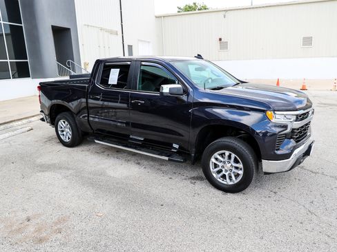 Used 2024 Chevrolet Silverado 1500 LT RWD image 6