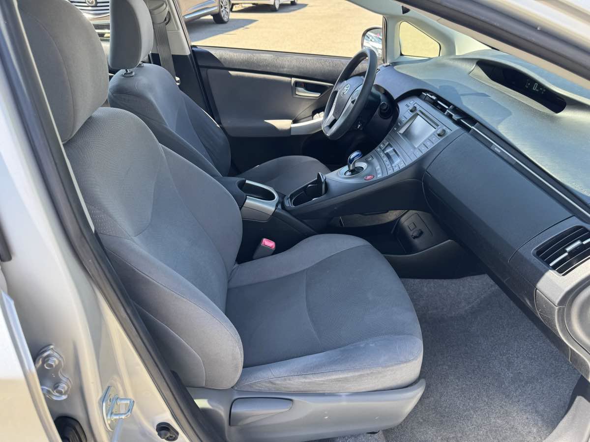 Used 2013 Toyota Prius Two FWD image 12