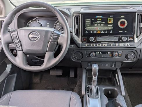 Certified 2025 Nissan Frontier SV w/ SV Convenience Package RWD image 27