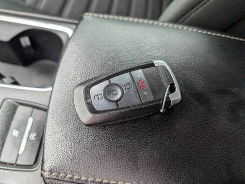Used 2020 Ford Fusion SE FWD image 24