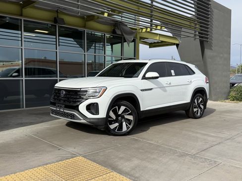 Used 2024 Volkswagen Atlas Cross Sport SE w/ Panoramic Sunroof Package image 1