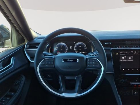 New 2025 Jeep Grand Cherokee 4WD image 11