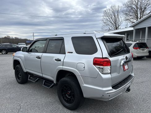 Used 2013 Toyota 4Runner SR5 w/ Convenience Pkg image 4