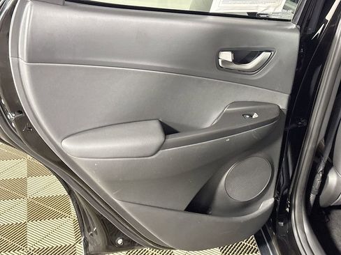 Used 2021 Hyundai Kona Limited AWD/4WD image 19