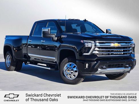 Used 2025 Chevrolet Silverado 3500 High Country w/ Technology Package image 1