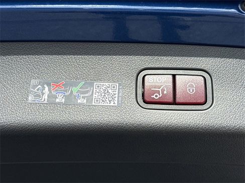 New 2025 Mercedes-Benz GLC 300 GLC 300 image 29