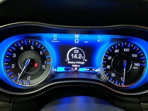 Used 2021 Chrysler 300 Touring w/ Chrome Appearance Package image 13