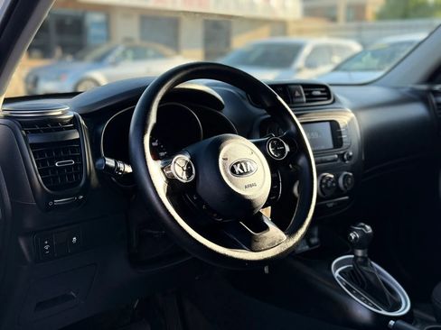 Used 2019 Kia Soul FWD image 19
