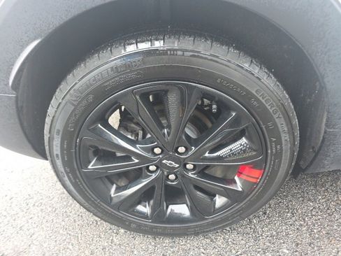 Used 2023 Chevrolet Bolt EUV Premier w/ Sun & Sound Package image 9