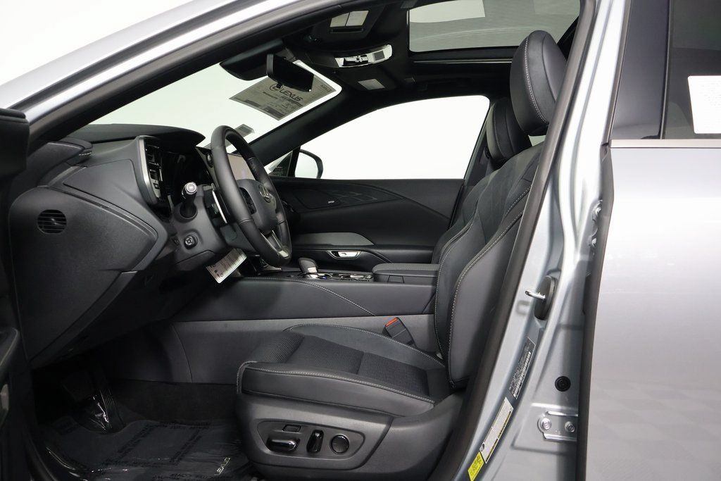New 2026 Lexus RX 450h AWD w/ Convenience Package image 5