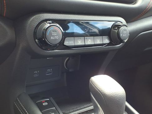Used 2023 Nissan Kicks SR FWD image 14