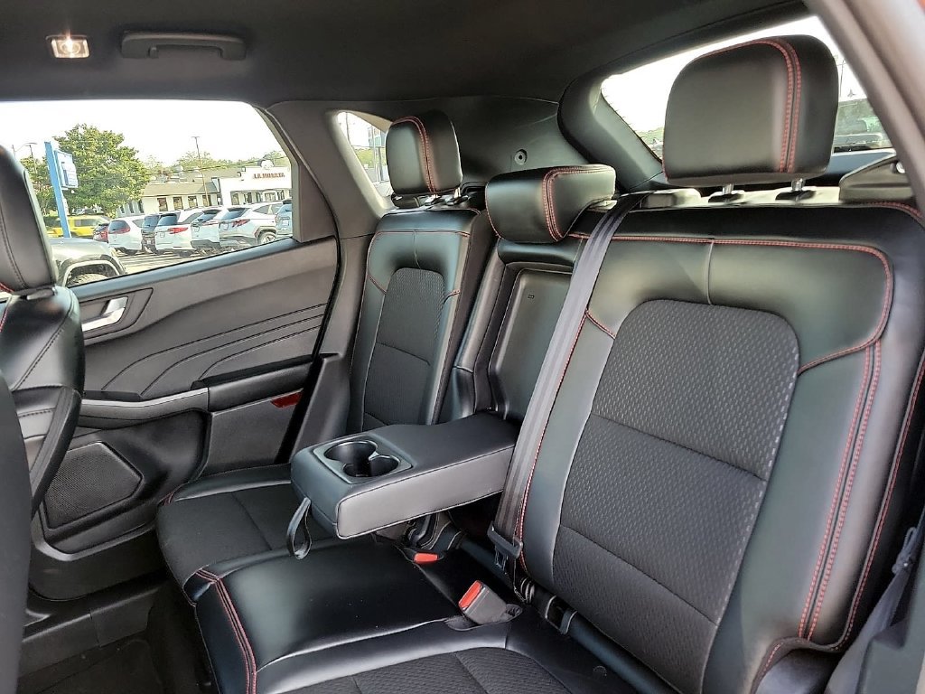 Used 2025 Ford Escape ST-Line AWD/4WD image 9