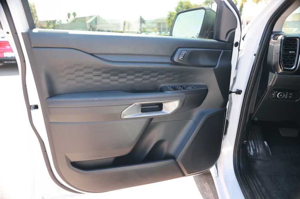 Used 2025 Ford Ranger XLT w/ Black Appearance Package AWD/4WD image 19