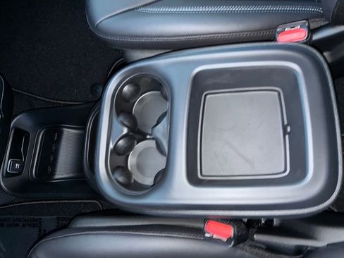 New 2026 Chrysler Pacifica Select image 24