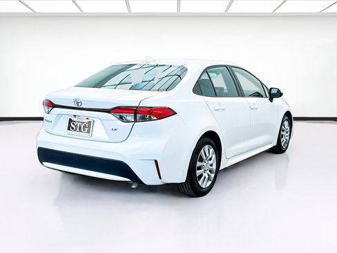 Used 2021 Toyota Corolla LE image 4
