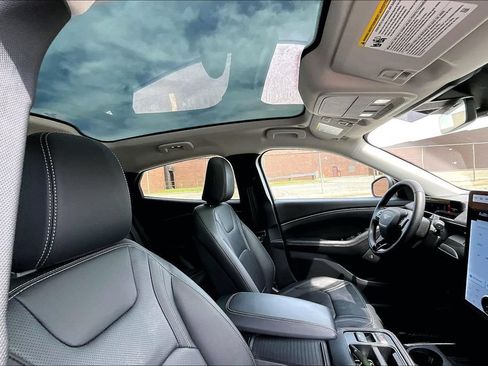 Used 2025 Ford Mustang Mach-E Premium AWD/4WD image 21