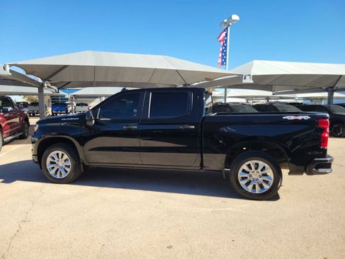 Used 2024 Chevrolet Silverado 1500 Custom image 3