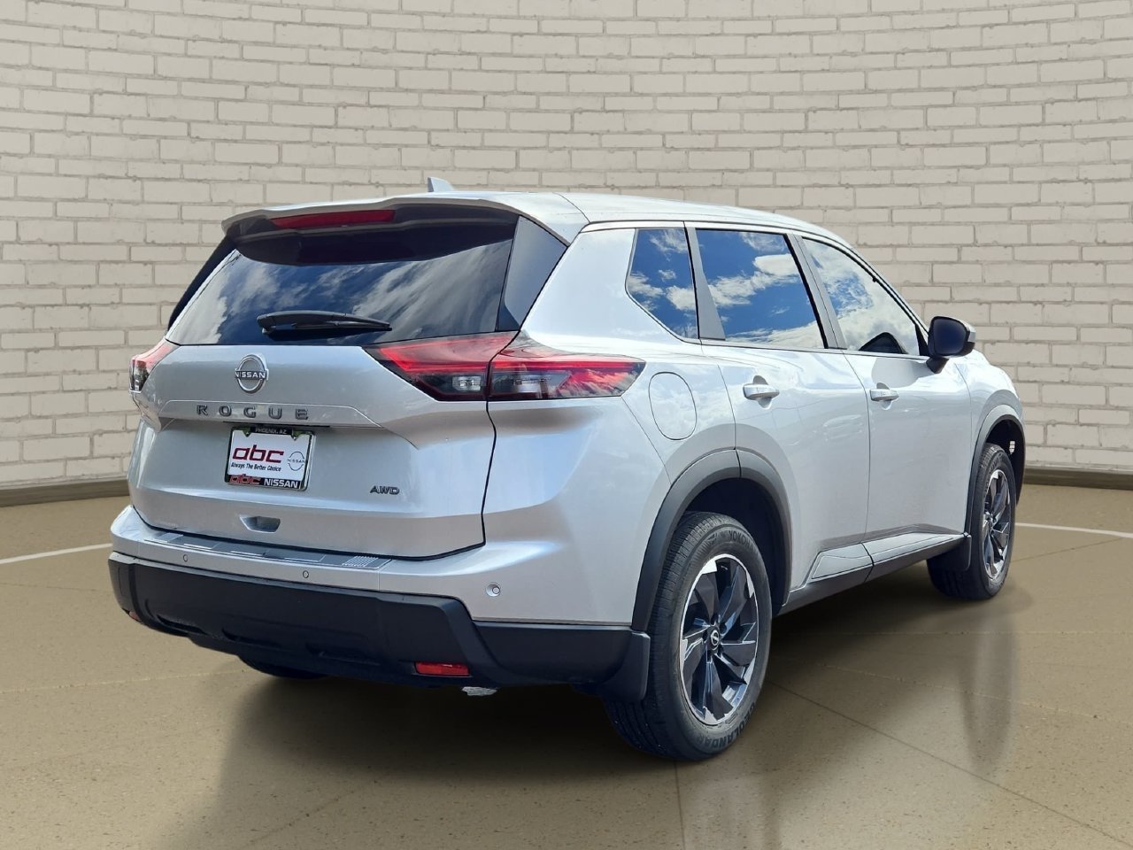 Used 2025 Nissan Rogue SV AWD/4WD image 5