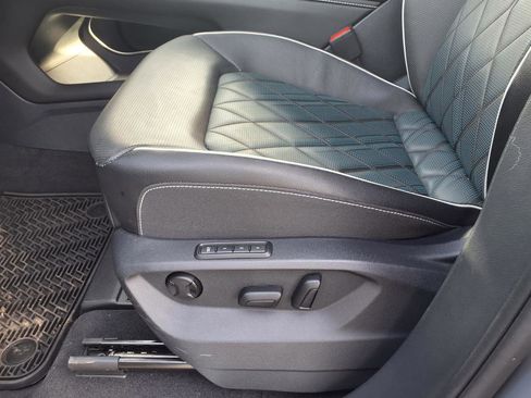 Used 2024 Volkswagen Atlas Cross Sport SEL Premium R-Line image 13