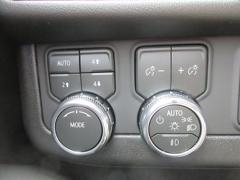 New 2026 GMC Yukon XL Elevation w/ Elevation Premium Package AWD/4WD image 20