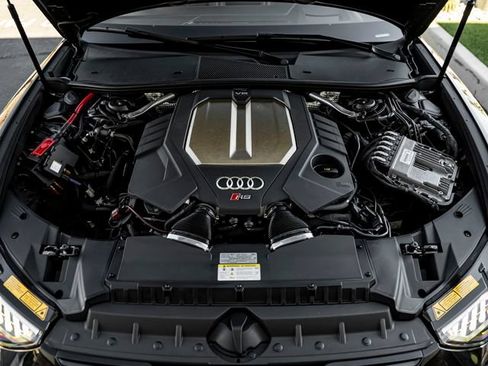 Certified 2023 Audi RS 6 AWD/4WD image 39
