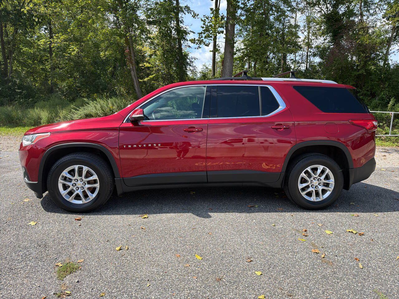 Used 2018 Chevrolet Traverse LT w/ LPO, Floor Liner Package AWD/4WD image 2