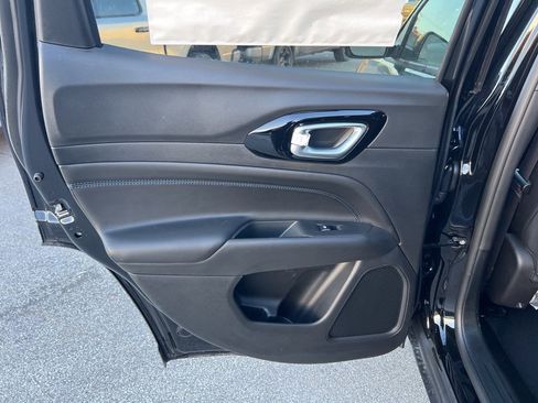 New 2026 Jeep Compass Limited image 15