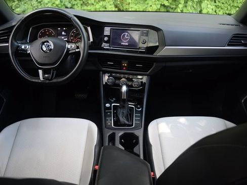 Used 2020 Volkswagen Jetta R-Line FWD image 8