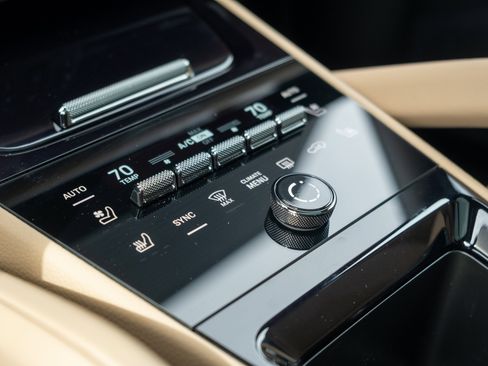 New 2026 Porsche Cayenne image 22