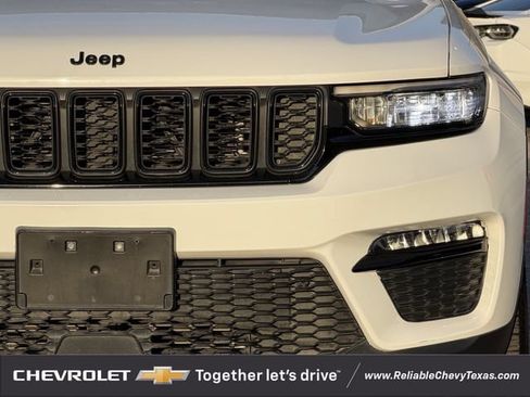 Used 2023 Jeep Grand Cherokee Limited w/ Black Appearance Package AWD/4WD image 4