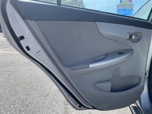 Used 2012 Toyota Corolla LE image 11