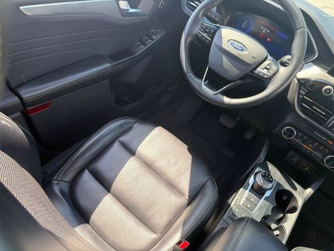 Used 2022 Ford Escape Titanium FWD image 14
