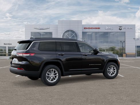 New 2025 Jeep Grand Cherokee L Laredo image 4