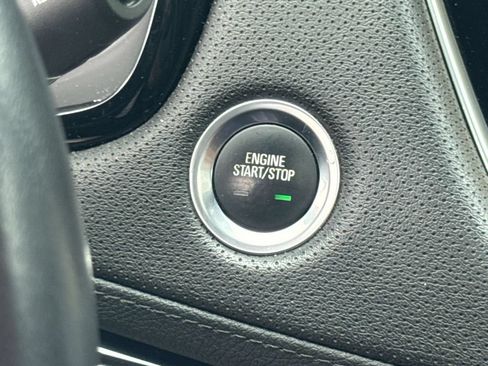 Used 2021 Cadillac XT6 Luxury w/ LPO, Floor Liner Package FWD image 22