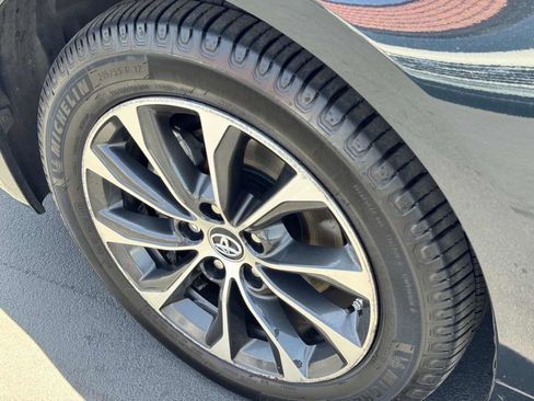 Used 2016 Toyota Avalon XLE Premium FWD image 22