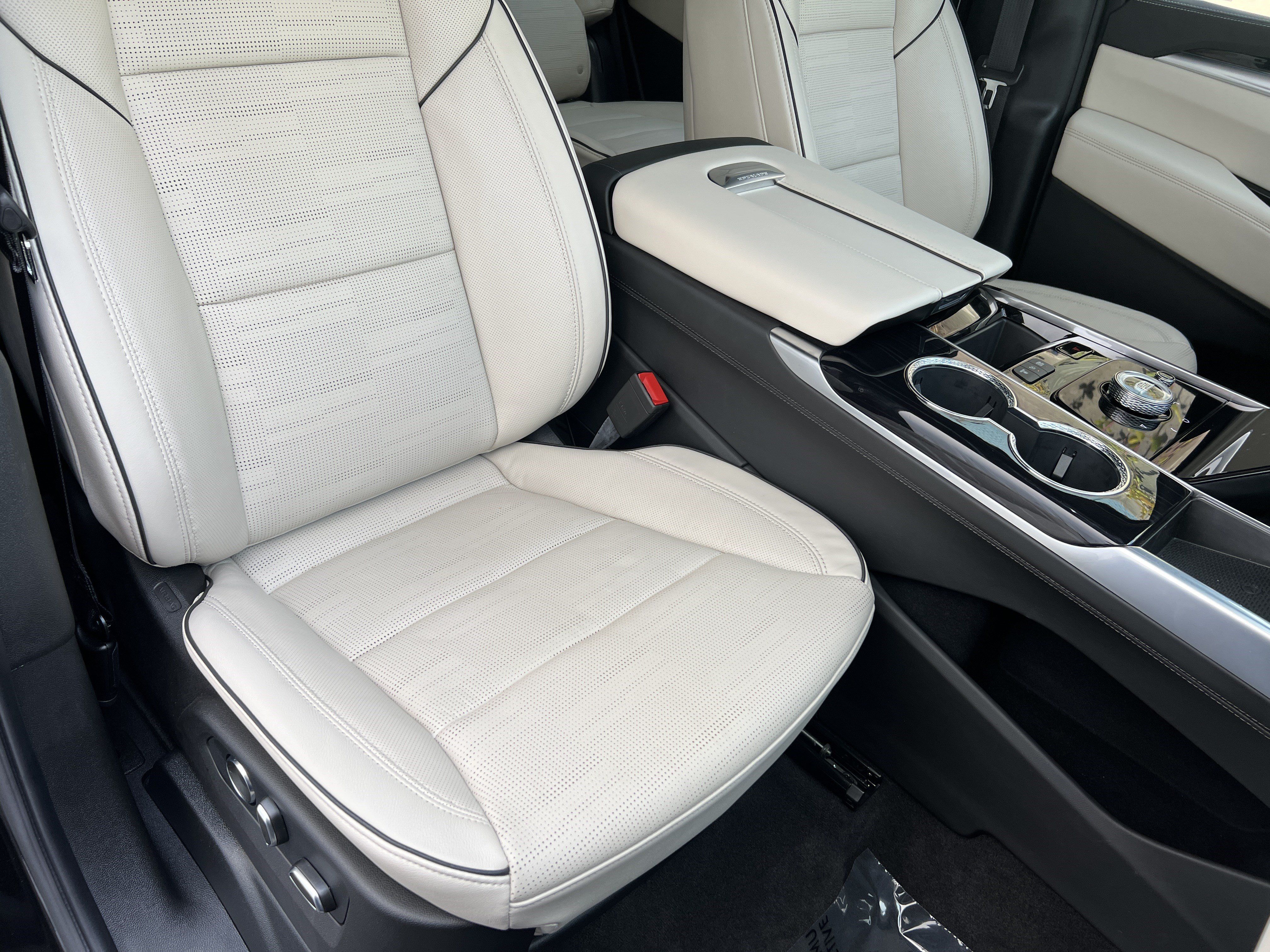 Used 2026 Cadillac Escalade Sport AWD/4WD image 27