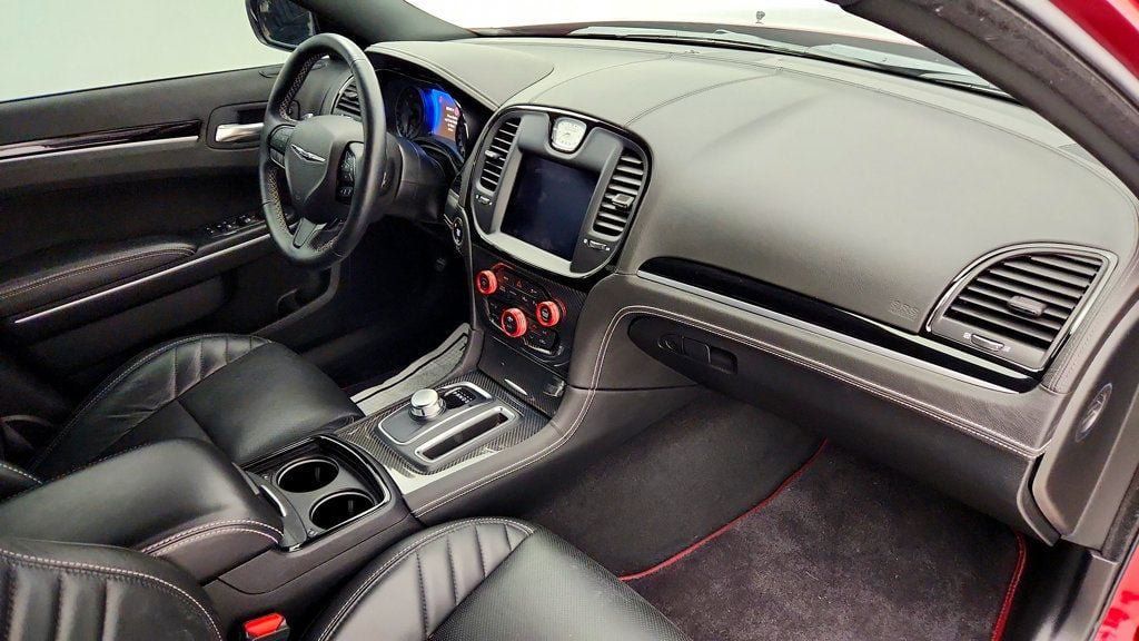 Used 2023 Chrysler 300 C RWD image 29