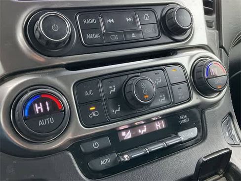 Used 2017 Chevrolet Suburban LT w/ LT Signature Package image 17
