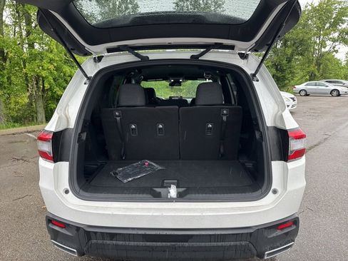 Used 2025 Honda Pilot Sport image 9