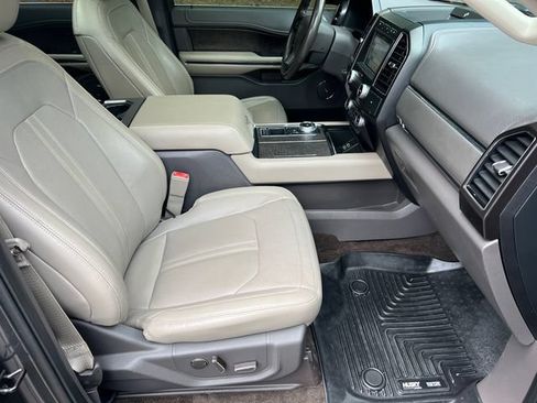 Used 2018 Ford Expedition Limited w/ Equipment Group 302A RWD image 17