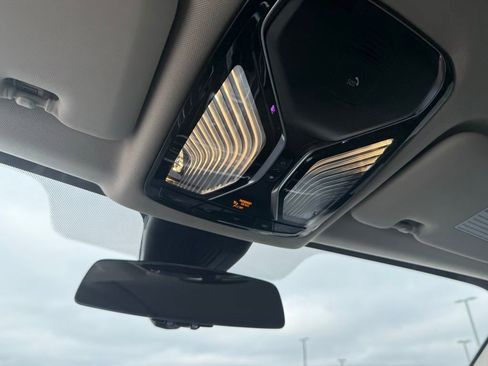 Used 2022 BMW X7 xDrive40i w/ Luxury Seating Package image 22