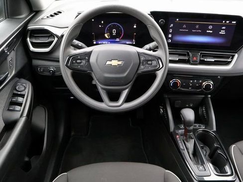 Used 2025 Chevrolet TrailBlazer LT image 4