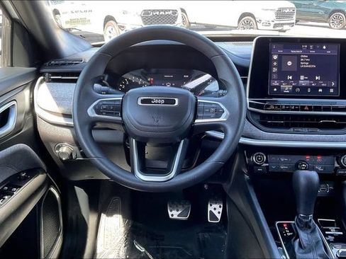 Used 2025 Jeep Compass Sport AWD/4WD image 4